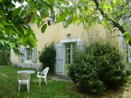 Ferme  Uzeste pour  9 •   jardin 