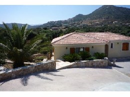 Maison  Ile rousse pour  2 •   avec terrasse 