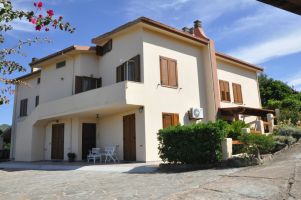 House in Lu bagnu castelsardo for   5 •   view on sea 