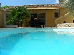 House in Vaison la romaine for   6 •   with private pool 