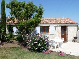 Casa rural en Meursac para  4 •   con piscina privada 