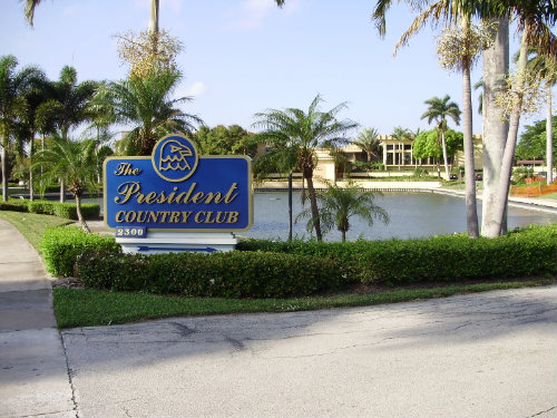 Apartamento en West palm beach para  6 •   vista a un lago 