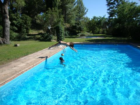 Haus in Velleron fr  4 •   mit Schwimmbad auf Komplex 