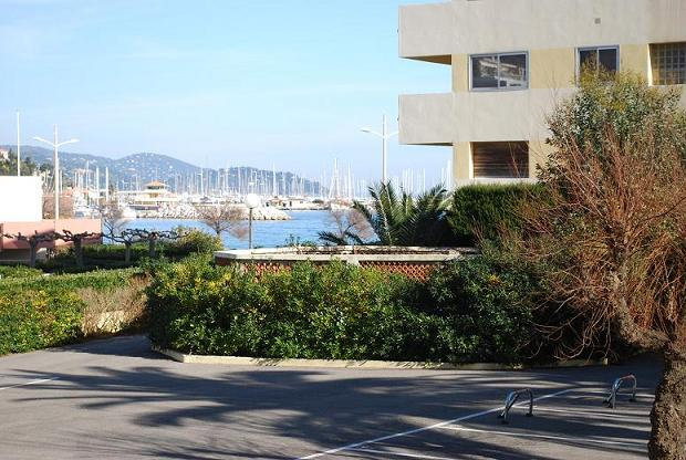 Appartement  Le lavandou pour  4 •   1 chambre 