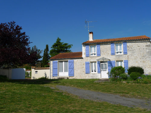 Mareuil-sur-lay photo