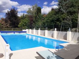 Huis in Gras voor  8 •   met privé zwembad 