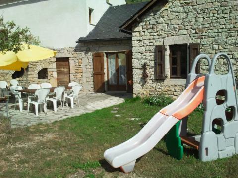 Haus in Ste enimie fr  10 •   Haustiere erlaubt (Hund, Katze... ) 