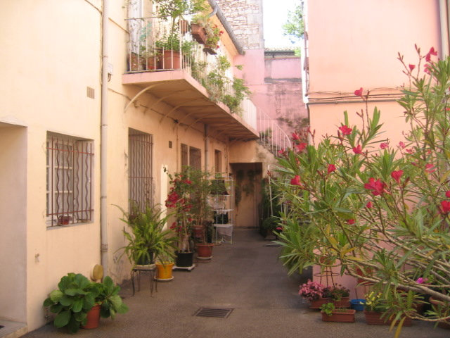 Appartement in Nimes - Vakantie verhuur advertentie no 24226 Foto no 2 thumbnail