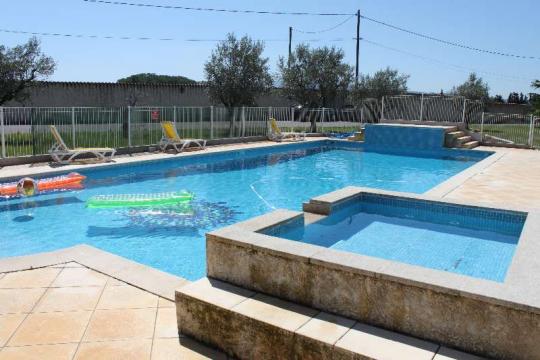 Appart piscine et jacuzzi - Au pied du ventoux et du luberon