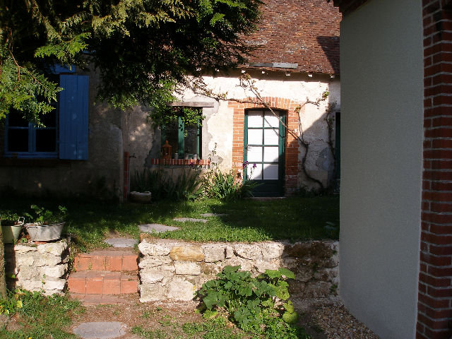 Chambre d'htes  Gievres pour  2 •   parking priv 