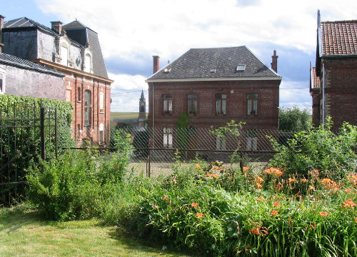 Casa rural en Neuvilly para  5 •   jardn 