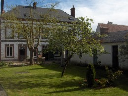 Huis in Les baux de breteuil voor  8 •   met terras 