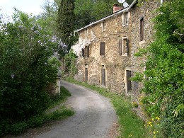 Haus in Alban fr  8 •   mit Terrasse 