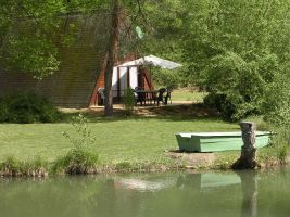 Sarlat -    vista a un lago 