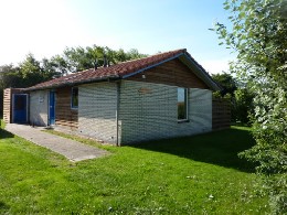 Hollum -    met zwembad in complex 