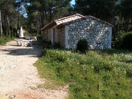 House in Les baux de provence for   4 •   animals accepted (dog, pet...) 