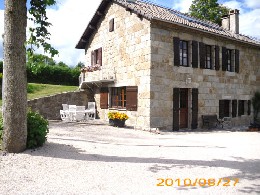   Saint jeures pour  6 •   avec terrasse 