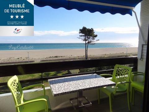 Flat in St cyprien plage for   4 •   view on sea 