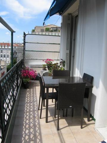 Flat in Nice for   4 •   with terrace 