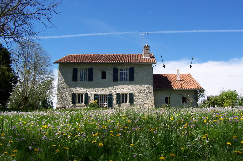 Maison à Aubeterre-sur-Dronne - Location vacances, location saisonnière n°26418 Photo n°0 thumbnail