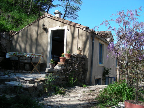 Gite  Monoblet pour  3 •   avec terrasse 