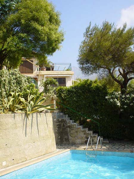 Appartement  Menton pour  3 •   avec piscine partage 