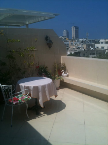 Flat in Tel aviv for   4 •   with terrace 