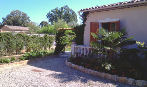 Maison  Saint czaire sur siagne pour  2 •   avec piscine partage 