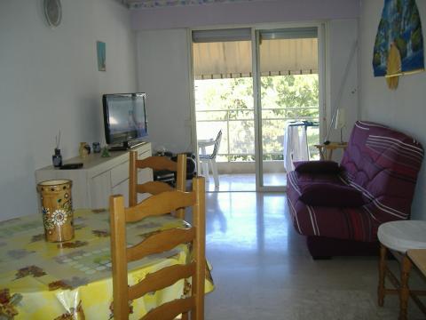 Flat in Mandelieu for   4 •   animals accepted (dog, pet...) 