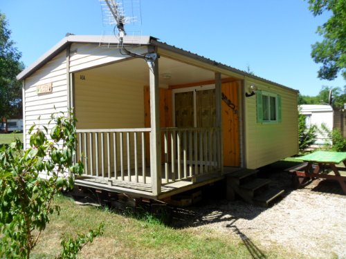 Stacaravan in Clairvaux les lacs voor  6 •   met terras 