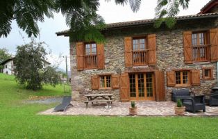 Casa rural en Saint etienne de baigorry para  6 •   con terraza 