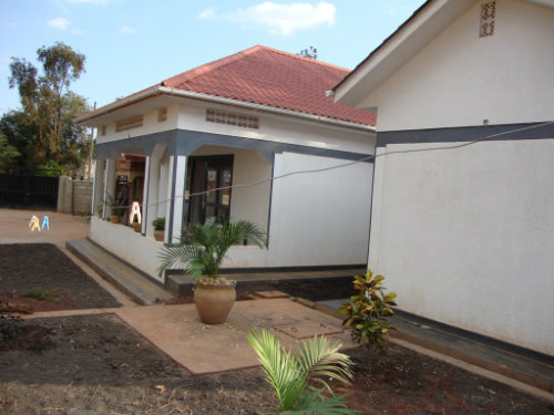 Haus in Kampala fr  4 •   Garten 