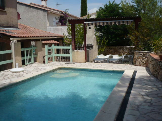 Maison à Roquebrune sur argens - Location vacances, location saisonnière n°28273 Photo n°1 thumbnail