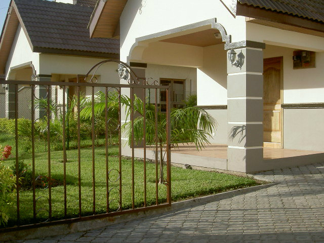 House in Sakumono, tema for   6 •   3 bedrooms 