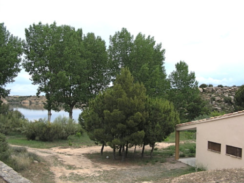 Casa rural en Caspe para  4 •   vista a un lago 