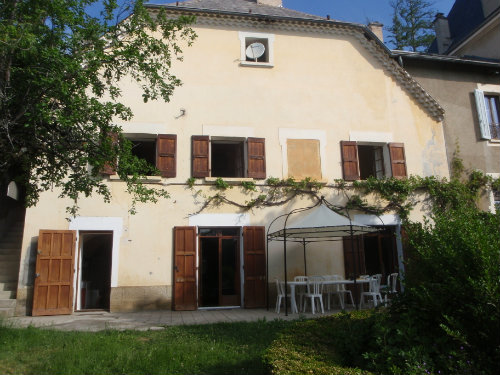 Ferme  Gap pour  8 •   avec terrasse 