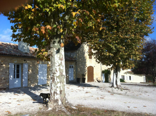 Gite  Bergerac pour  8 •   avec piscine prive 