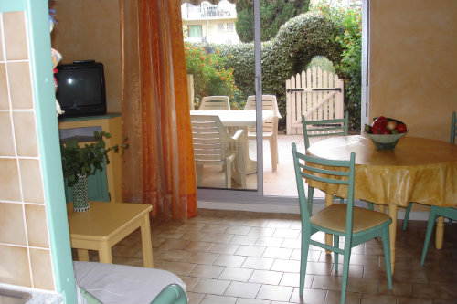 Flat in La seyne sur mer for   4 •   with shared pool 