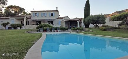 Maison  Cheval blanc pour  12 •   avec piscine prive 