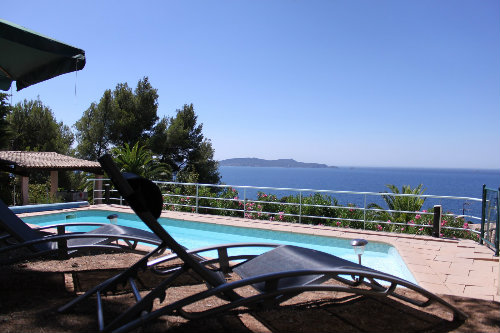 Flat in Carqueiranne for   7 •   view on sea 