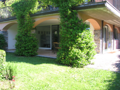 House in Stresa for   9 •   private parking 