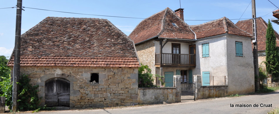 House in Vgennes for   8 •   private parking 