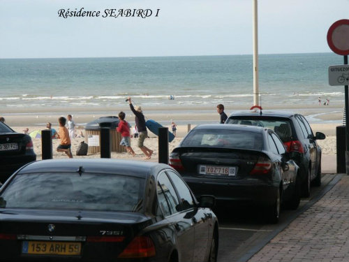 Flat in La panne for   4 •   view on sea 