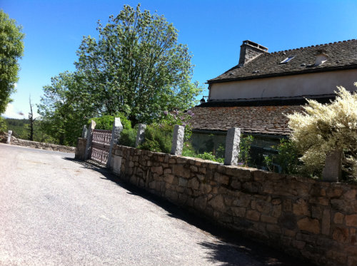 Maison  Fau de peyre pour  6 •   jardin 