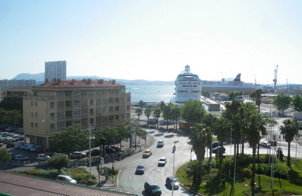 Studio  Toulon pour  4 •   vue sur mer 