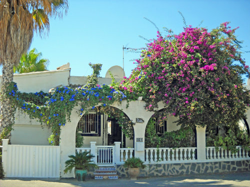 Casa en Los alcazares para  8 •   con piscina compartida 