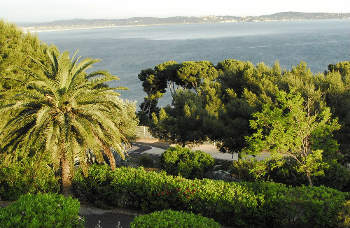 Flat in Hyeres - Vacation, holiday rental ad # 33008 Picture #0