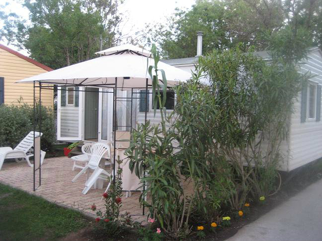 Mobile home in Hyeres les palmiers for   5 •   with shared pool 