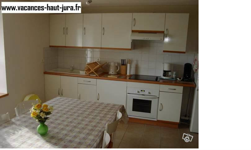 Gite in 39400 lezat for   6 •   2 bedrooms 