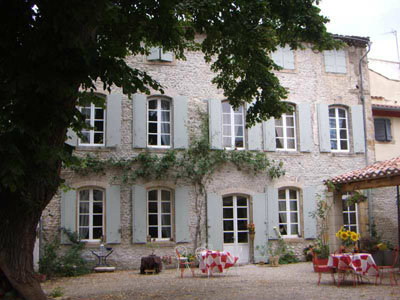 House in Limoux for   8 •   luxury home 